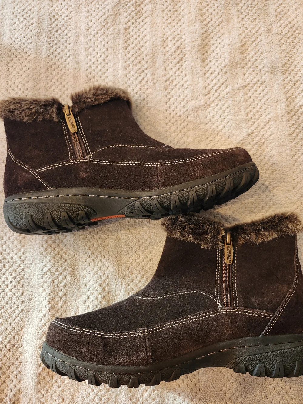 Khombu sole zip